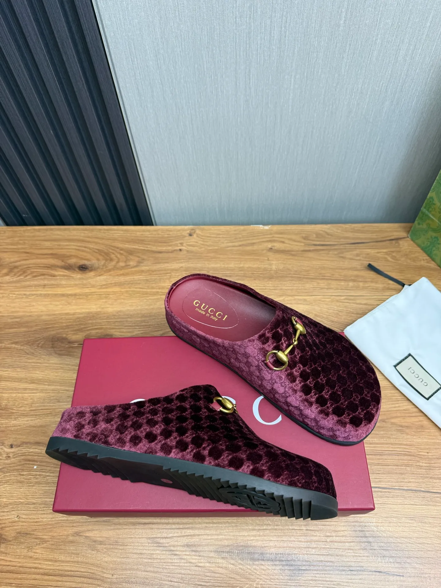 Men's men's shoes💰Pili 420💰Maoli 460💰 ＧＵＣＣＩGucci. Popular couple slippers hot sale🩷💚 🩴Official website one to one production 35-45 size 45 46 🉑️Customized!